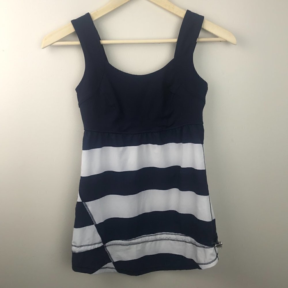 Lululemon Run Chase Me Tank - Navy Blue & White, Size 2